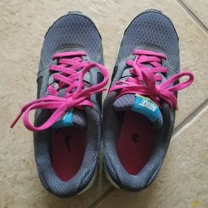 Girl's Nike sneakers